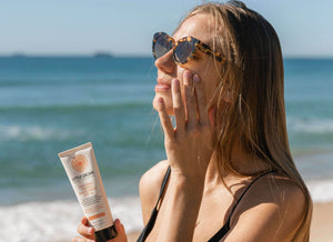 How to Reapply Sunscreen Over Makeup Effectively